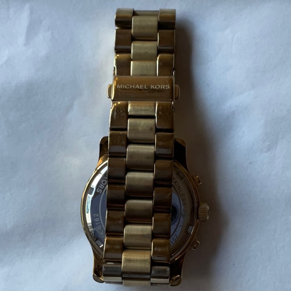 🟠 HOST PICK 🟠 MICHAEL KORS ORANGE AND GOLD WATCH 🟠 - Picture 7 of 16